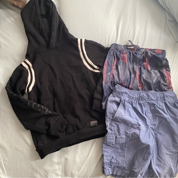 Boys Volcom Bundle - Picture 1 of 4